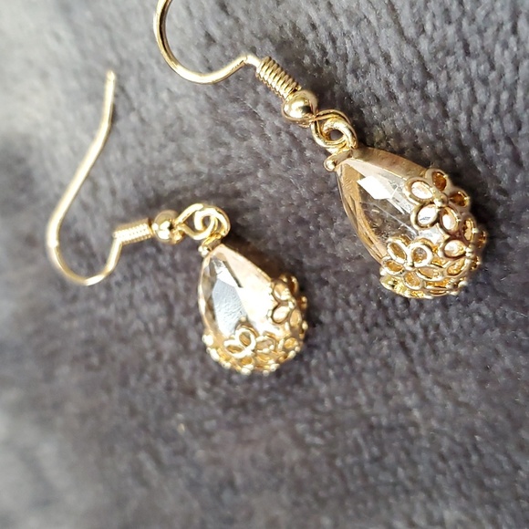 Faux diamond flower wrap teardrop earrings - Picture 4 of 5